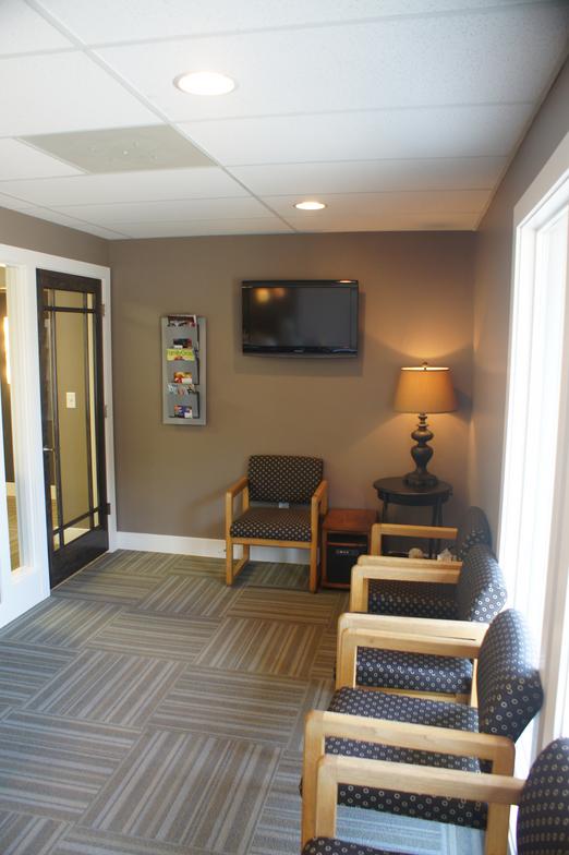 Bellevue Family Dentist - Dr. McIntosh - Patient Waiting Area